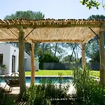 Contemporary With Pool In * Sommières
