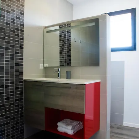 Contemporary With Pool In Sommières