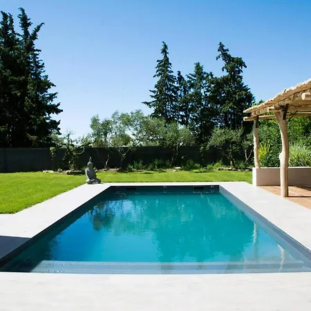 Contemporary With Pool In Feriehus Sommières