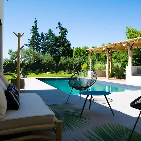 Contemporary With Pool In Feriehus *
