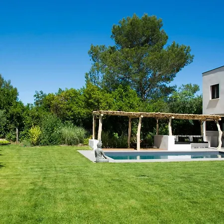Contemporary With Pool In Sommières