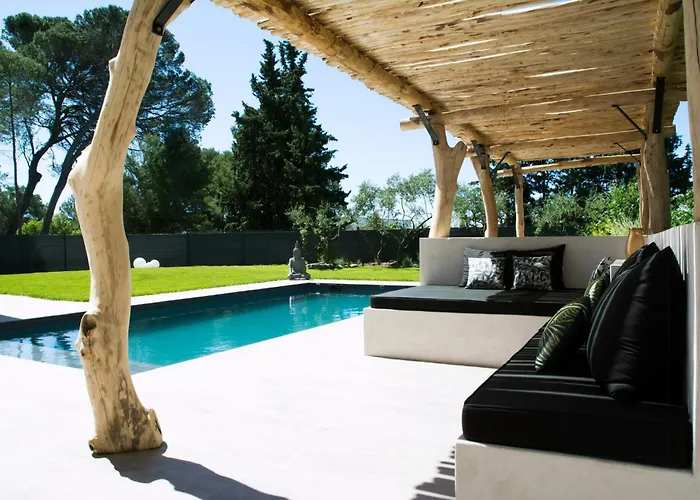 Contemporary With Pool In *